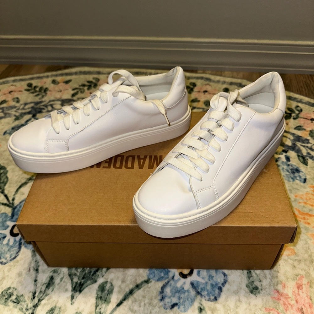 Steve Madden White Women's Sneakers